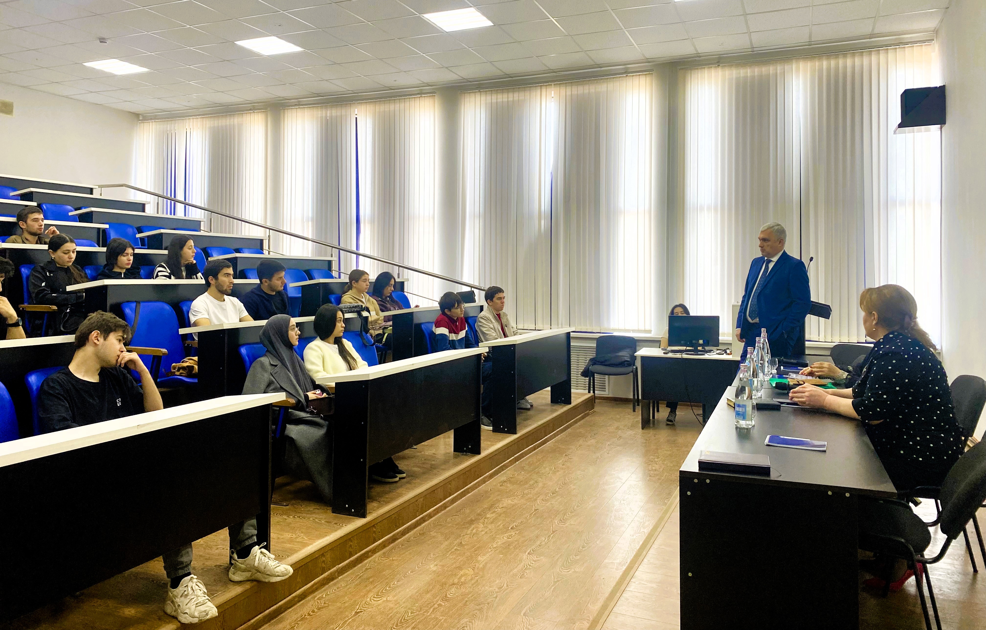 Круглый стол «Экономика в условиях цифровой трансформации»: фокус на перспективы роста Круглый стол «Экономика в условиях цифровой трансформации»: фокус на перспективы роста