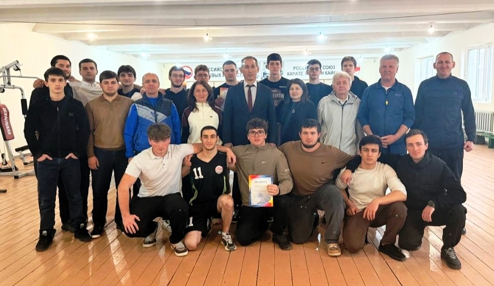 Победа в одной связке: межфакультетские соревнования по перетягиванию каната посвятили Дню защитника Отечества Победа в одной связке: межфакультетские соревнования по перетягиванию каната посвятили Дню защитника Отечества