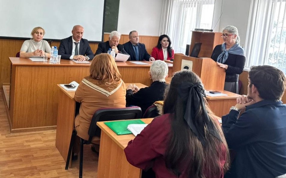 Искусственный интеллект: помощник или конкурент для педагога?