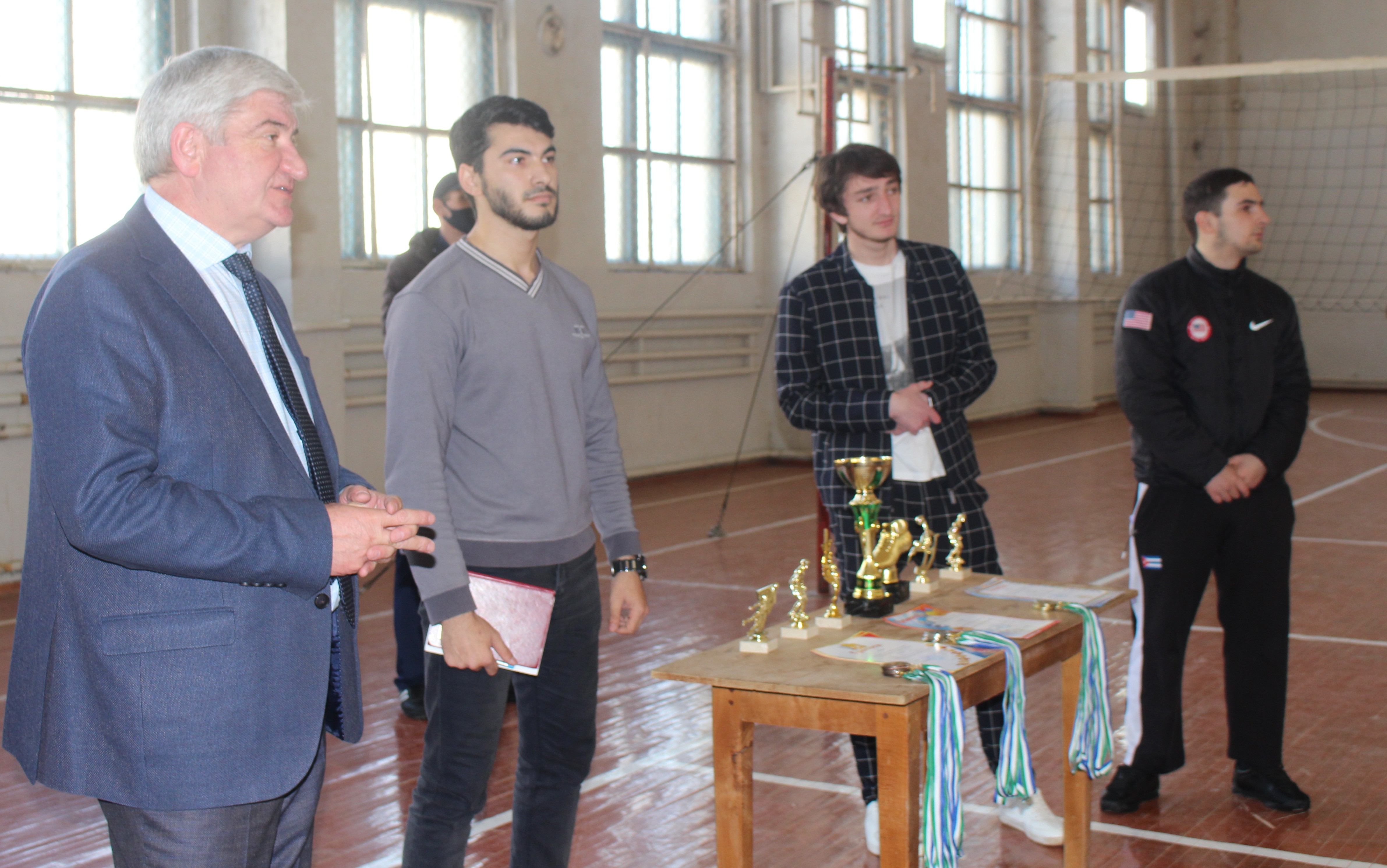 Победителей турнира по мини-футболу наградили призами и грамотами