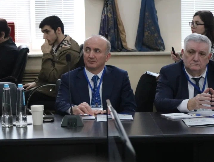 Аслан Апажев принимает участие во Всероссийской научно-практической конференции в ДГУ