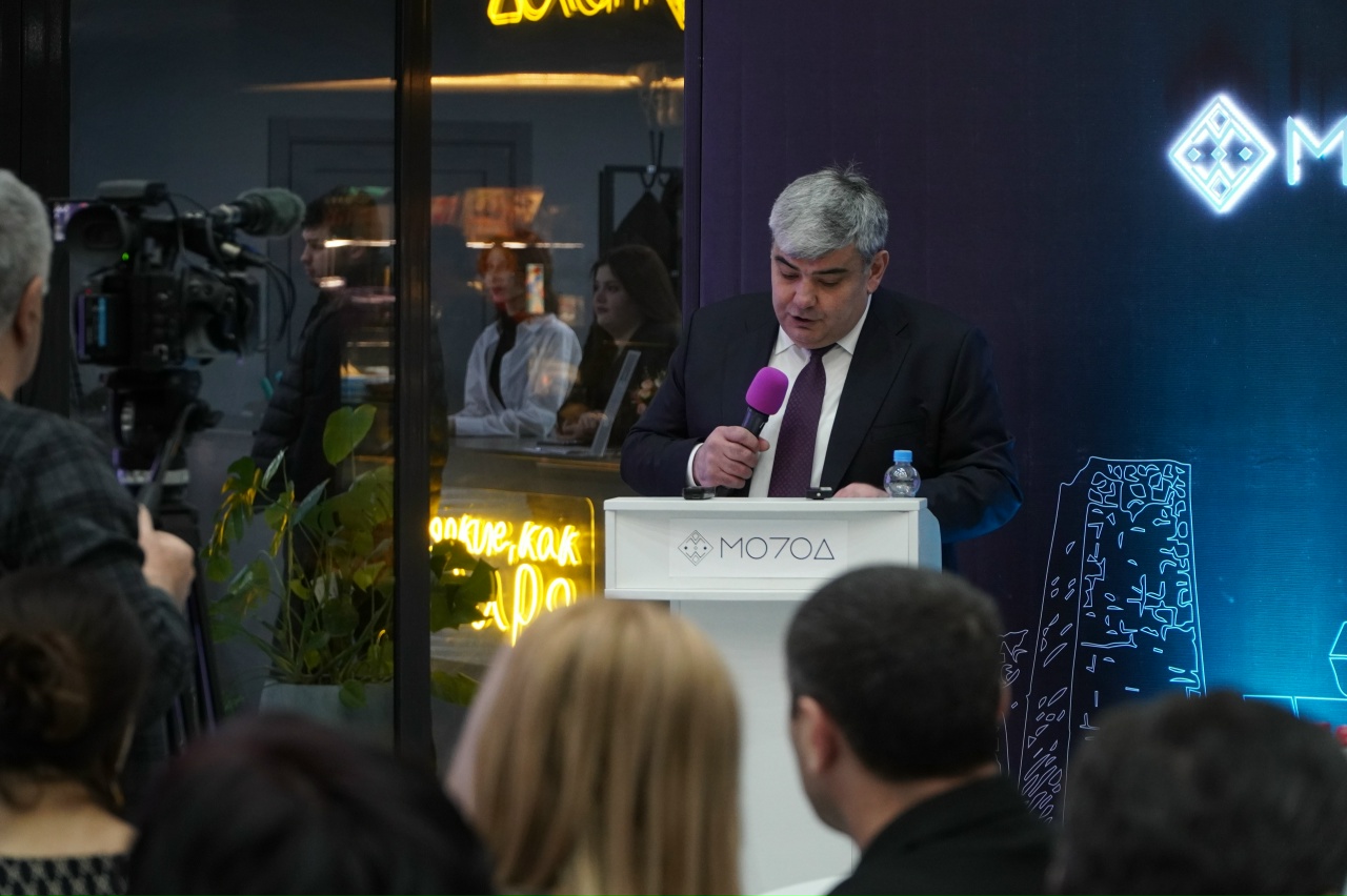 Эльдар Шонтуков выступил модератором секции «Культура» на стратсессии Эльдар Шонтуков выступил модератором секции «Культура» на стратсессии