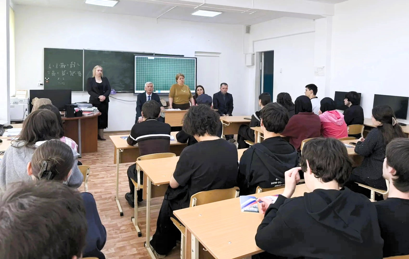 Представители Кабардино-Балкарского ГАУ встретились со студентами Эльбрусского колледжа