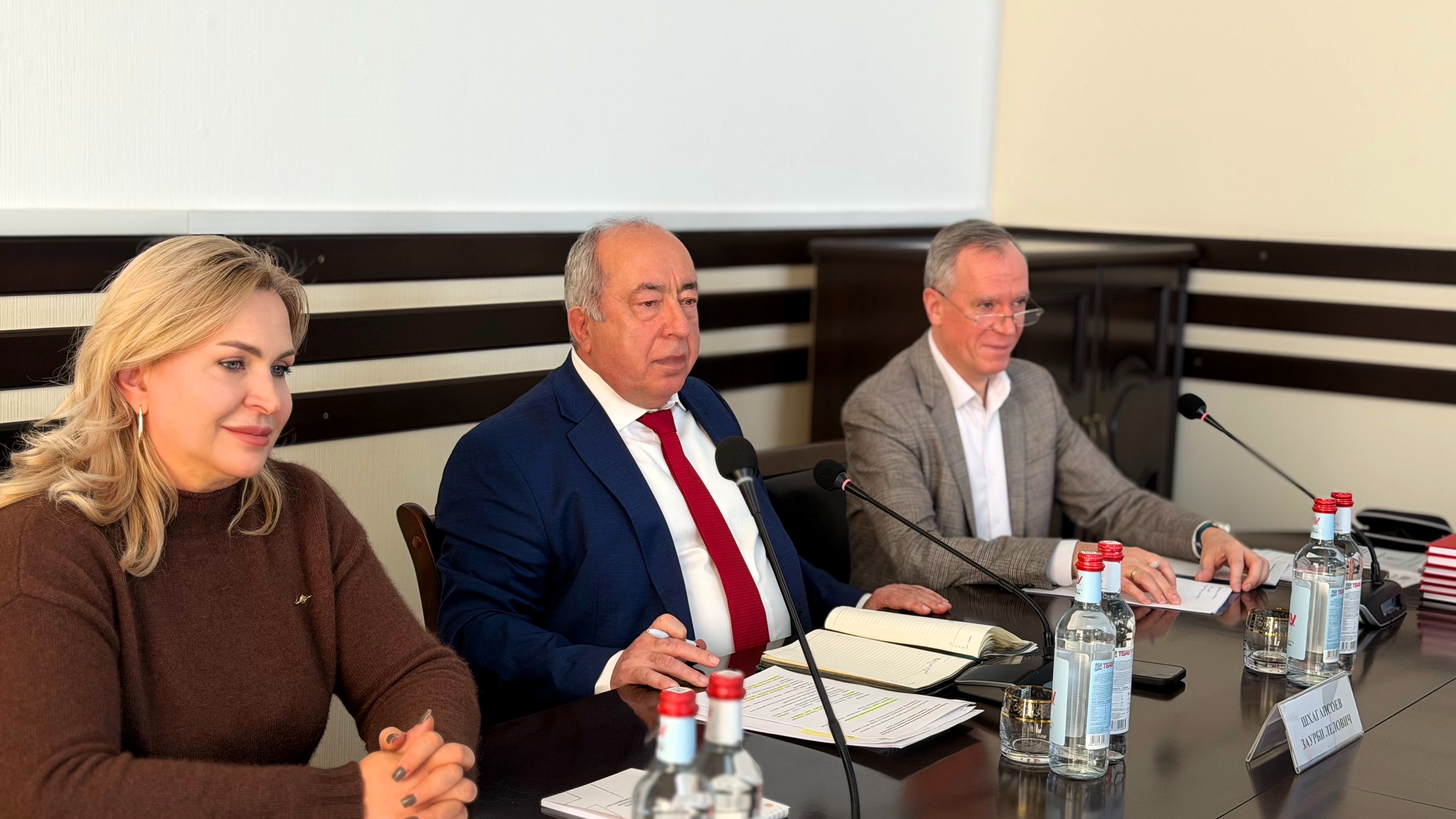 Круглый стол помог оценить соответствие образовательных программ университета актуальным требованиям рынка труда 