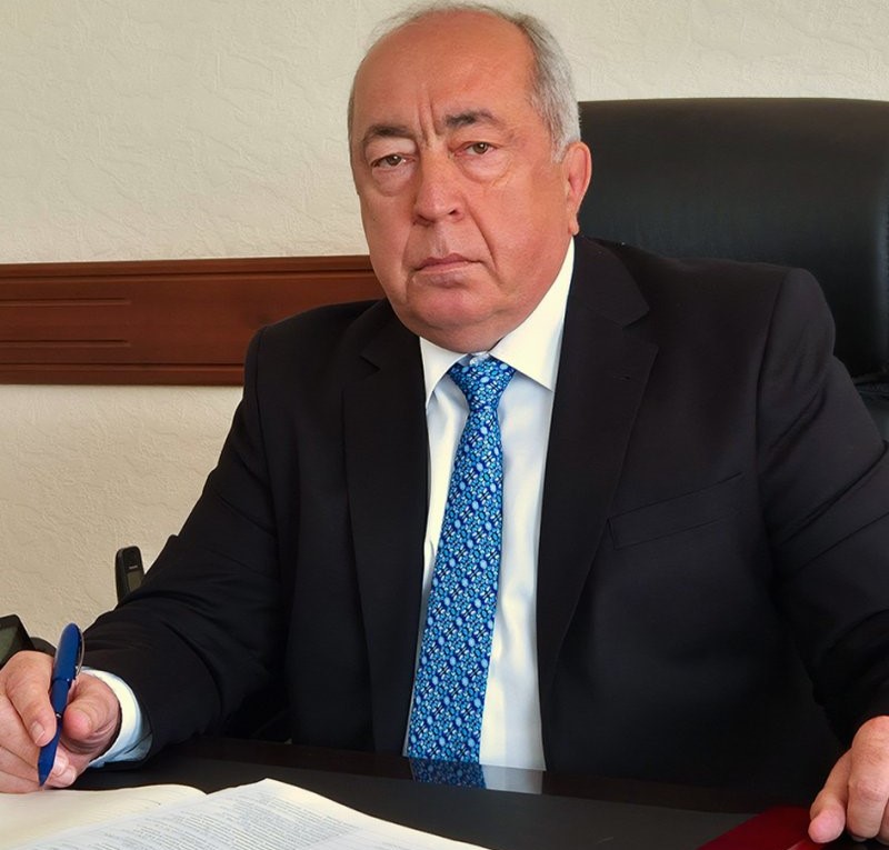 Коллектив Кабардино-Балкарского ГАУ поздравляет ректора Заурби Шхагапсоева