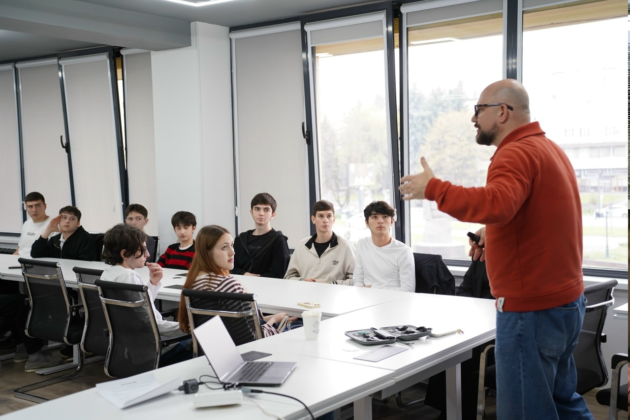 Искусственный интеллект и общество: лекция для студентов