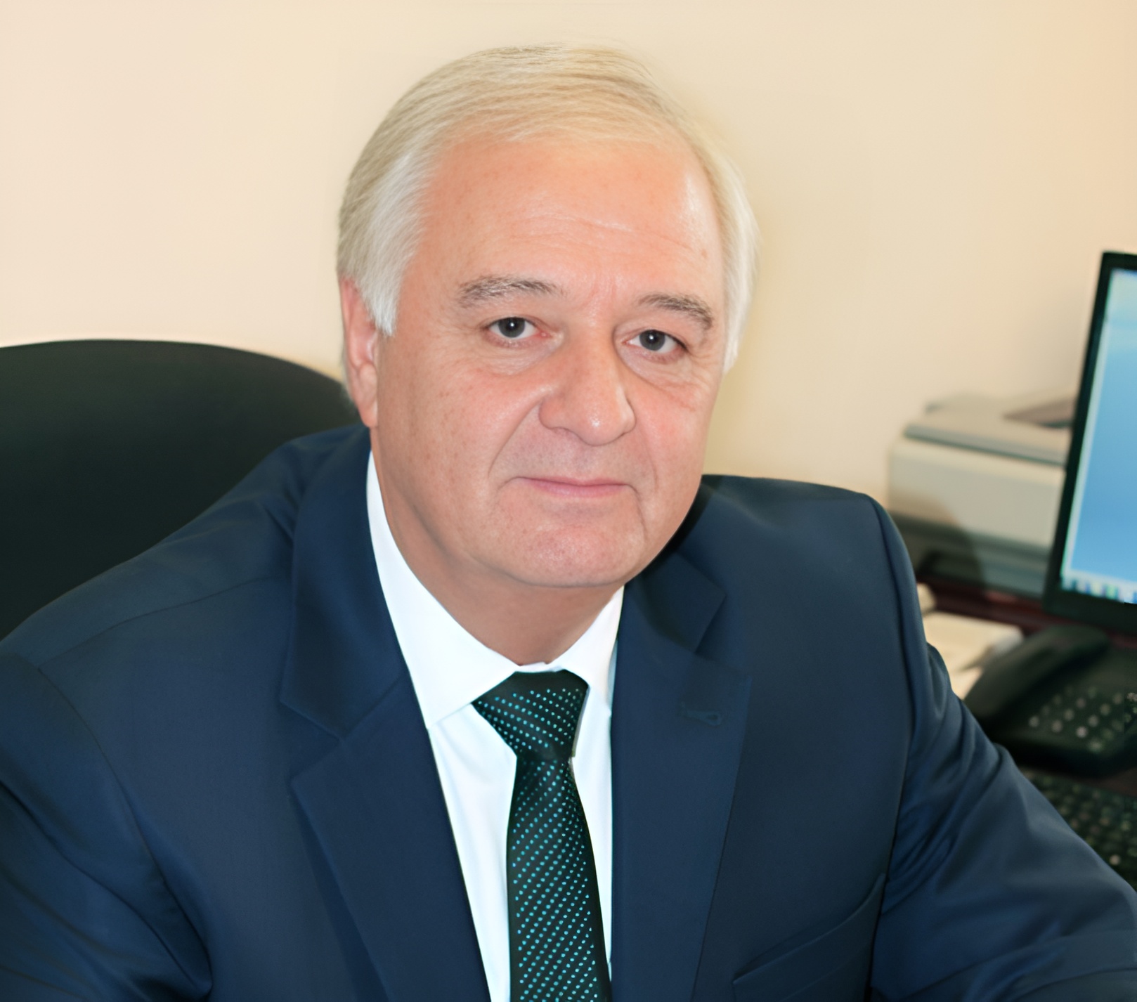 Коллеги поздравляют профессора Вячеслава Дзуганова с 70-летием