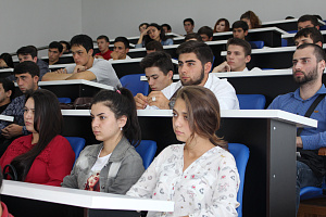 Встреча студентов с Мадиной Хакуашевой