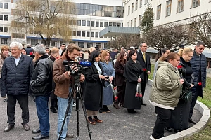 В память о первом ректоре: возложение цветов к памятнику профессору Б.Х. Фиапшеву