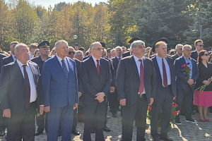В Кабардино-Балкарии проходят памятные мероприятия, посвящённые 85-летию со дня рождения Валерия Мухамедовича Кокова