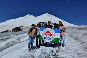 Студенты-добровольцы приняли участие в экологической акции в Приэльбрусье