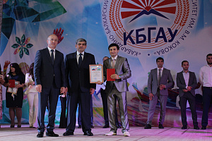 Врио Главы Кабардино-Балкарской Республики Казбек Коков поздравил краснодипломников аграрного университета