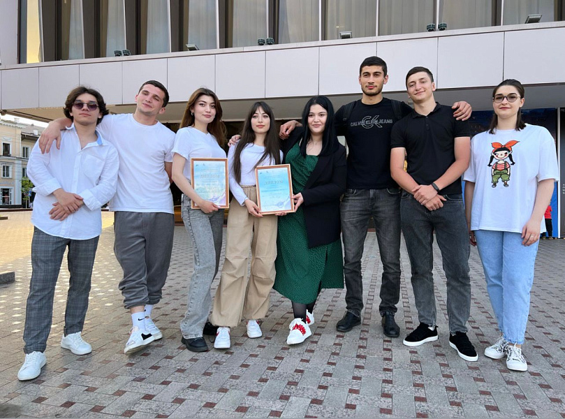 Блистательное выступление команды  Кабардино-Балкарского ГАУ на Студенческой и школьной весне — три первых места и одно третье место в различных номинациях Блистательное выступление команды  Кабардино-Балкарского ГАУ на Студенческой и школьной весне — три первых места и одно третье место в различных номинациях