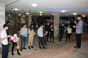 Студенты отметили День всех влюблённых