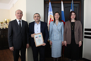 Учёных вуза наградили в канун Дня преподавателя высшей школы