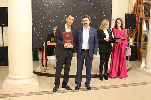 Сотрудники, награжденные званиями и грамотами за многолетний добросовестный труд и по случаю 40-летия вуза