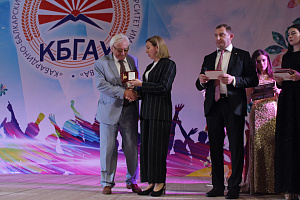 Врио Главы Кабардино-Балкарской Республики Казбек Коков поздравил краснодипломников аграрного университета