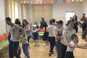 Подарили радость детям