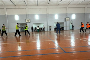 Победа в одной связке: межфакультетские соревнования по перетягиванию каната посвятили Дню защитника Отечества