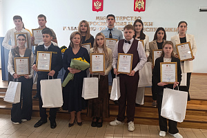Студенты факультета среднего профобразования отличились на конкурсе рефератов