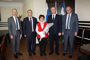 Аслан Апажев поздравил женщин Кабардино-Балкарского ГАУ от имени врио Главы КБР Казбека Кокова