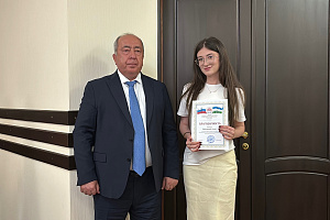 Заурби Шхагапсоев вручил благодарности студентам, участвовавшим в реализации федерального проекта «Город профессий «Я в Агро»