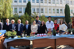 В Кабардино-Балкарском ГАУ прошла выставка «Золотая осень»