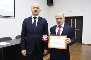 Награждение на заседании Учёного совета