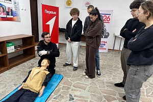 Второй день патриотического форума: автоматы, дроны и окопные свечи