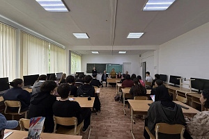 Представители Кабардино-Балкарского ГАУ встретились со студентами Эльбрусского колледжа