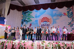 Врио Главы Кабардино-Балкарской Республики Казбек Коков поздравил краснодипломников аграрного университета