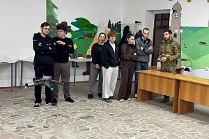 Второй день патриотического форума: автоматы, дроны и окопные свечи