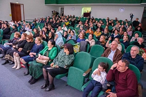 Во Дворце культуры имени К. Кулиева прошёл творческий вечер Танзили Каровой-Ахматовой