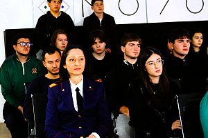 Студенты чтят память героев