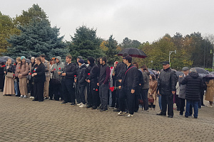 К памятнику В.М. Кокову возложили цветы