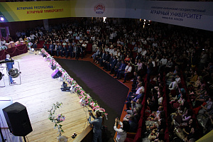 Врио Главы Кабардино-Балкарской Республики Казбек Коков поздравил краснодипломников аграрного университета