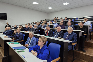 Основателю научной школы, мудрому наставнику и благородному гражданину