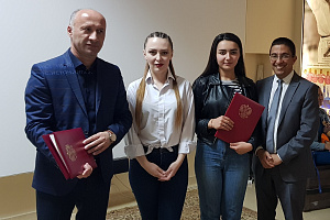 Получили сертификаты международного образца