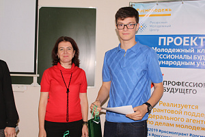 Победили «Мозговики» и «Райские яблоки»