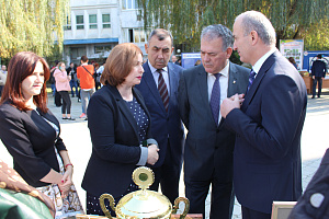 В Кабардино-Балкарском ГАУ прошла выставка «Золотая осень»