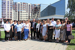 Студенты и преподаватели Кабардино-Балкарского ГАУ во главе с ректором Асланом Апажевым выразили свою гражданскую позицию, выступив против терроризма