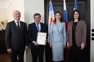 Учёных вуза наградили в канун Дня преподавателя высшей школы