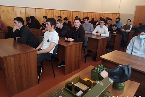 Студентам показали, как себя вести в чрезвычайных ситуациях