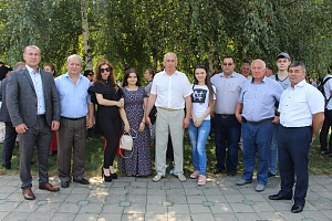 Студенты и преподаватели Кабардино-Балкарского ГАУ во главе с ректором Асланом Апажевым выразили свою гражданскую позицию, выступив против терроризма