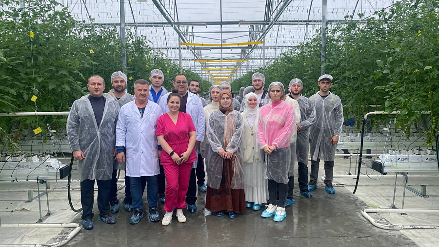 Будущие агрономы ознакомились с функционированием современной теплицы Будущие агрономы ознакомились с функционированием современной теплицы