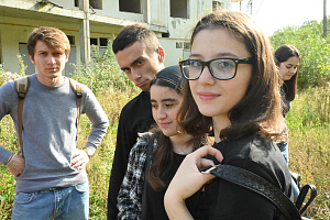 Добровольцы вуза оказали помощь приюту для животных «Четыре лапы»