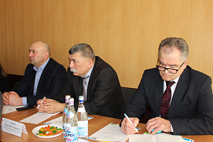 На факультете экономики и управления обсудили стратегии взаимодействия науки и бизнеса