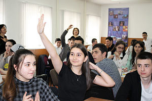 Школьники состязались со студентами на равных