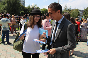 Студенты и преподаватели Кабардино-Балкарского ГАУ во главе с ректором Асланом Апажевым выразили свою гражданскую позицию, выступив против терроризма