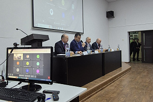 Основателю научной школы, мудрому наставнику и благородному гражданину